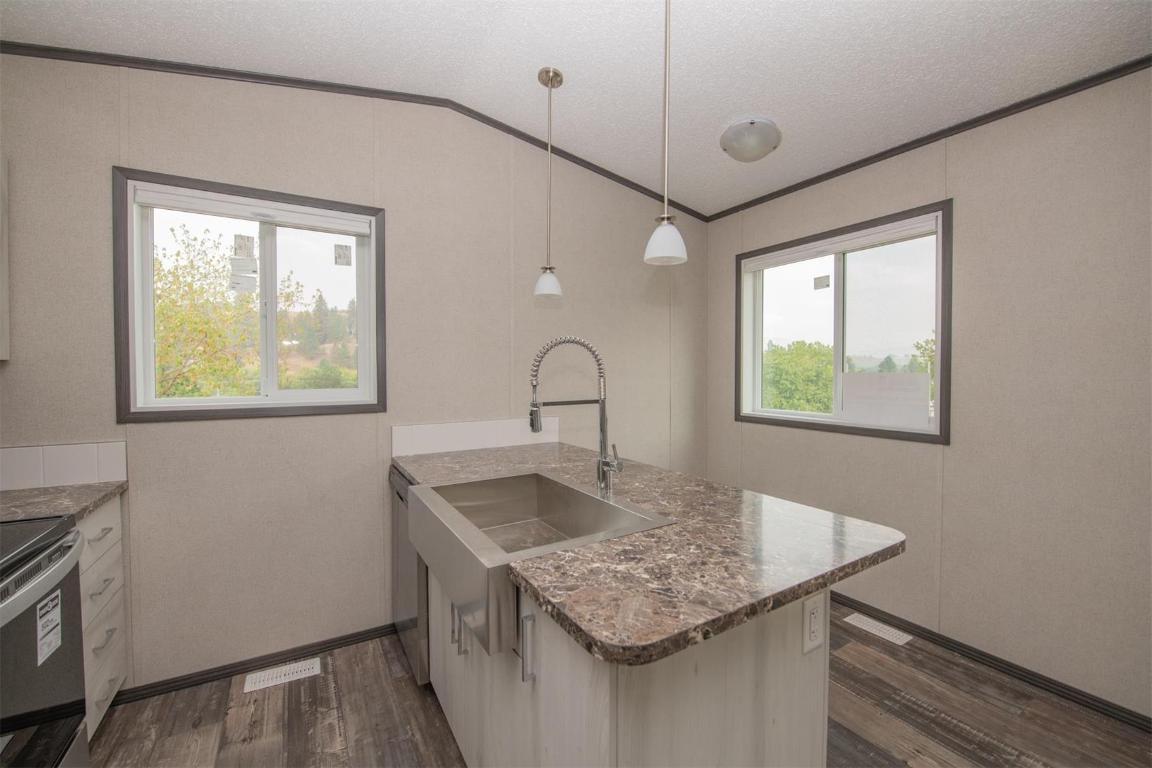 









15401


Kalamalka

Road, 151,
Vernon,




BC
V1B 2B3

