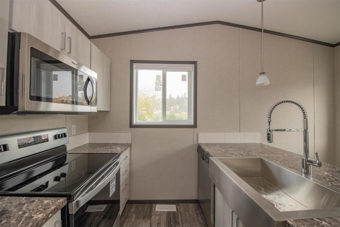 









15401


Kalamalka

Road, 151,
Vernon,




BC
V1B 2B3

