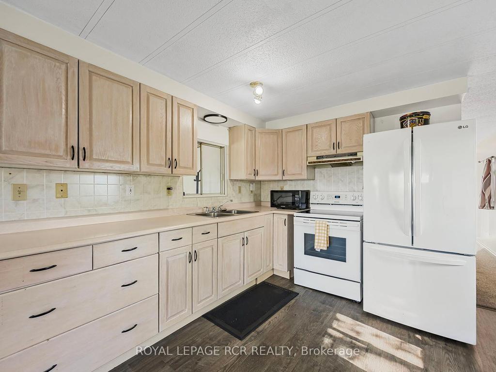 









17


Balantrae

Drive,
Oro-Medonte,




ON
L3V 0P9

