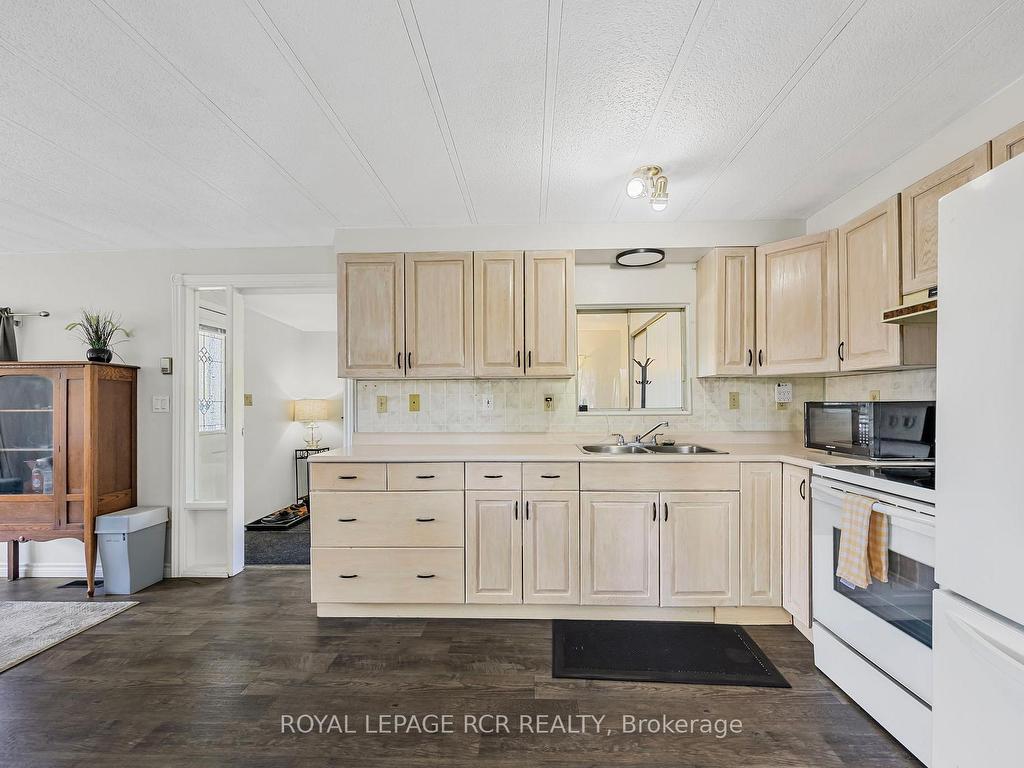 









17


Balantrae

Drive,
Oro-Medonte,




ON
L3V 0P9


