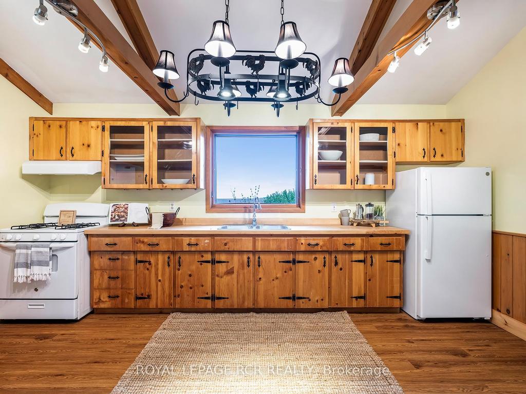 









433409


4th

Line,
Amaranth,




ON
L9W 0P2


