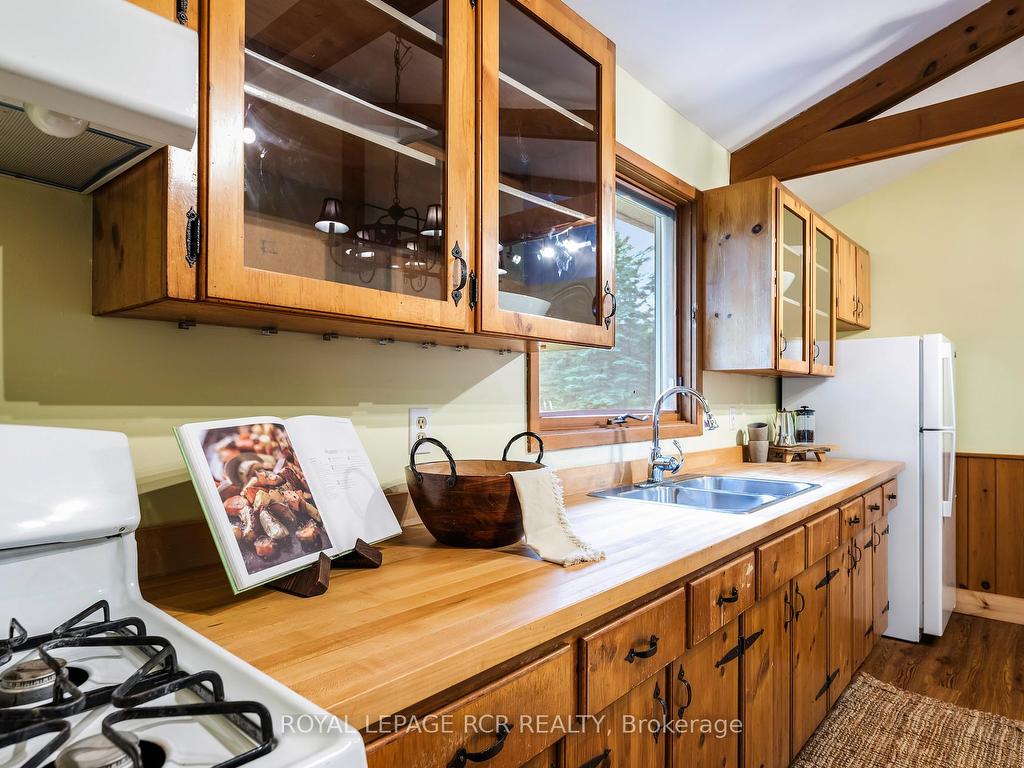 









433409


4th

Line,
Amaranth,




ON
L9W 0P2

