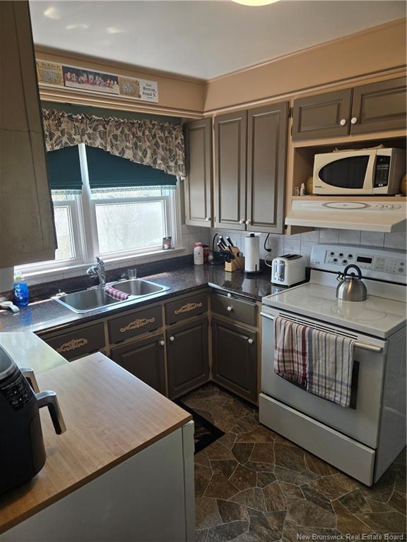 









530


Old King George Highway

,
Miramichi,




NB
E1V 1J7

