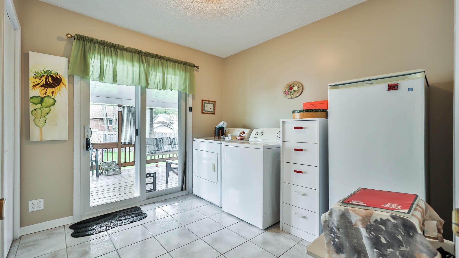 









48


Rue Raymond-MacMillan

,
Gatineau (Buckingham),




QC
J8L3E8

