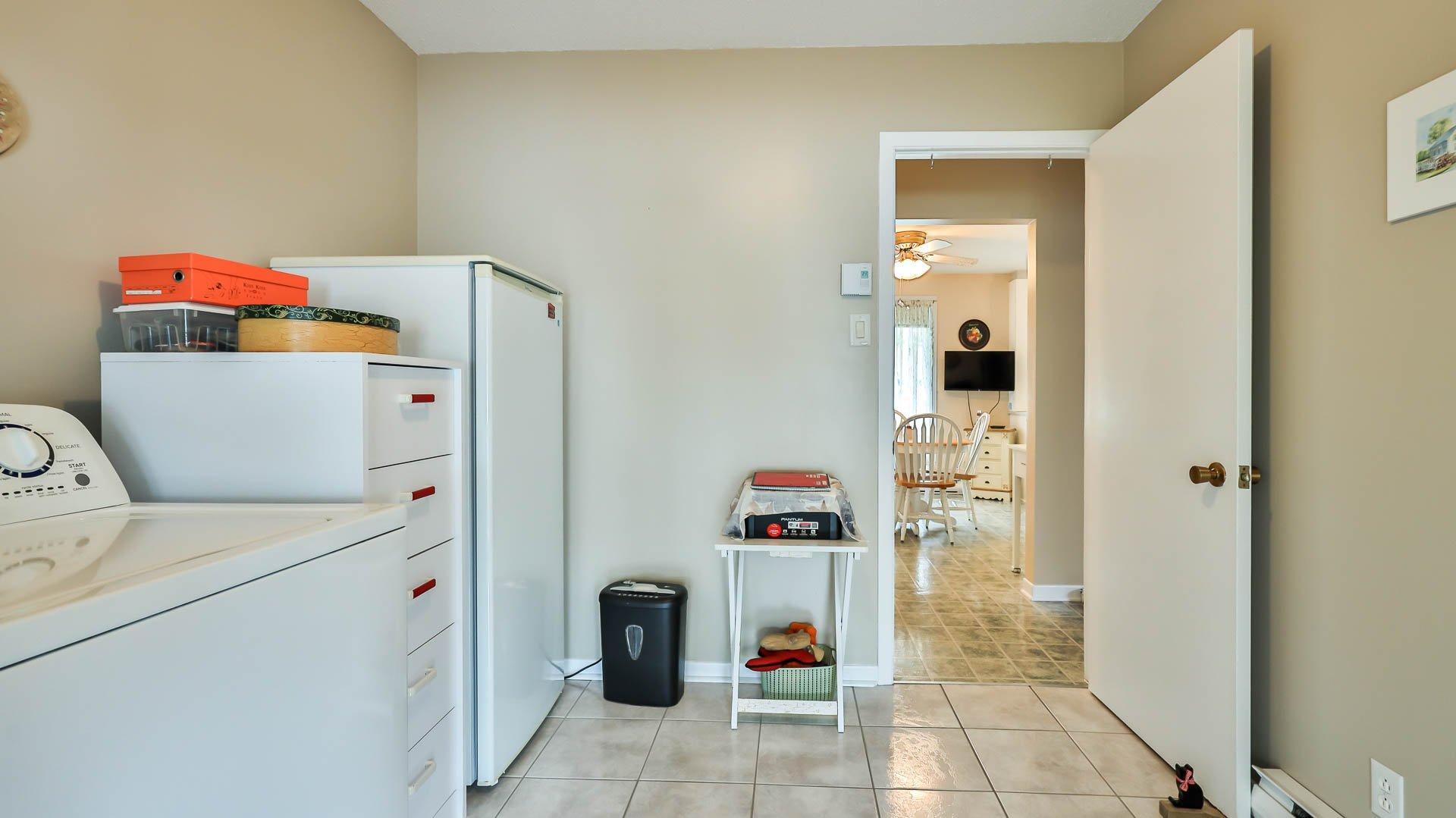 









48


Rue Raymond-MacMillan

,
Gatineau (Buckingham),




QC
J8L3E8

