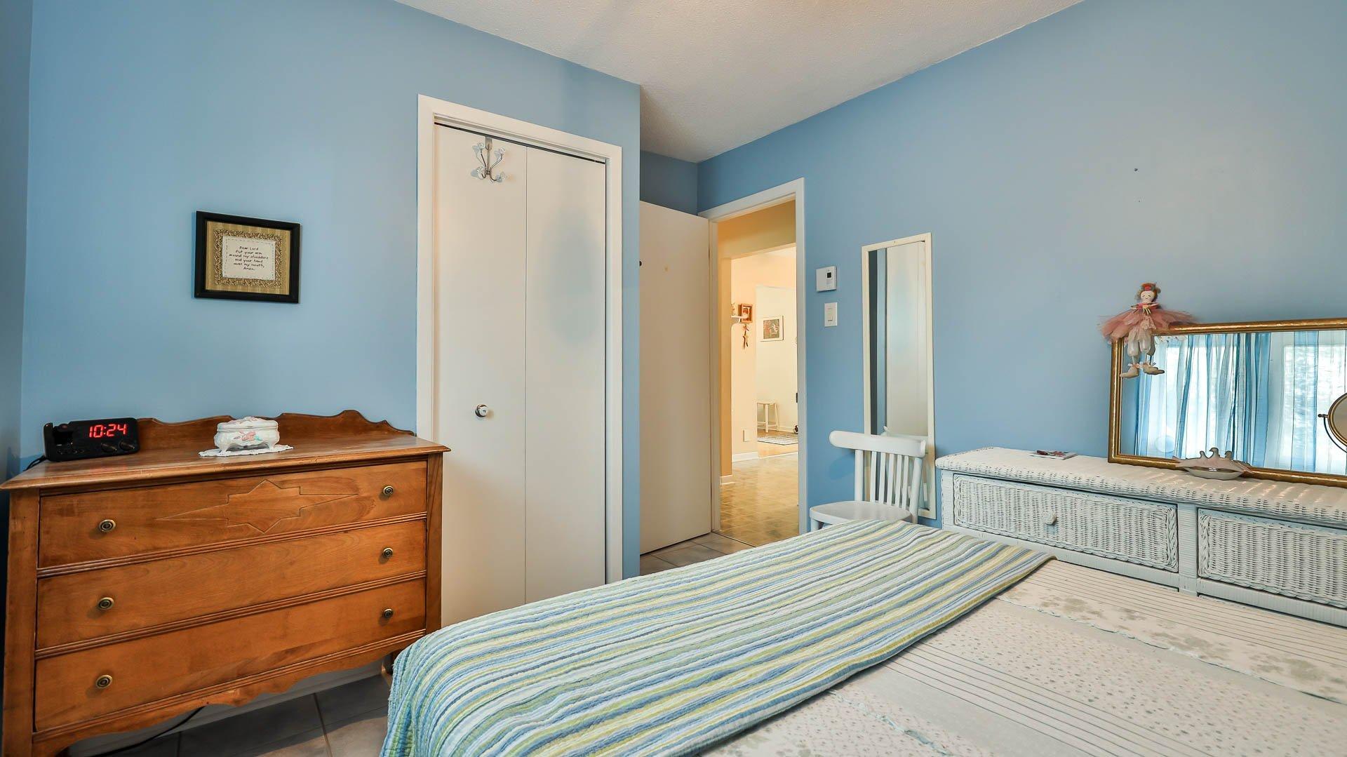 









48


Rue Raymond-MacMillan

,
Gatineau (Buckingham),




QC
J8L3E8

