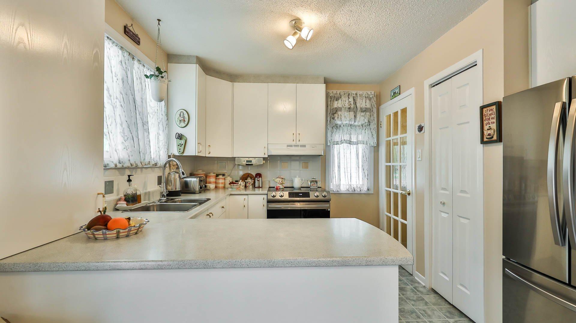









48


Rue Raymond-MacMillan

,
Gatineau (Buckingham),




QC
J8L3E8

