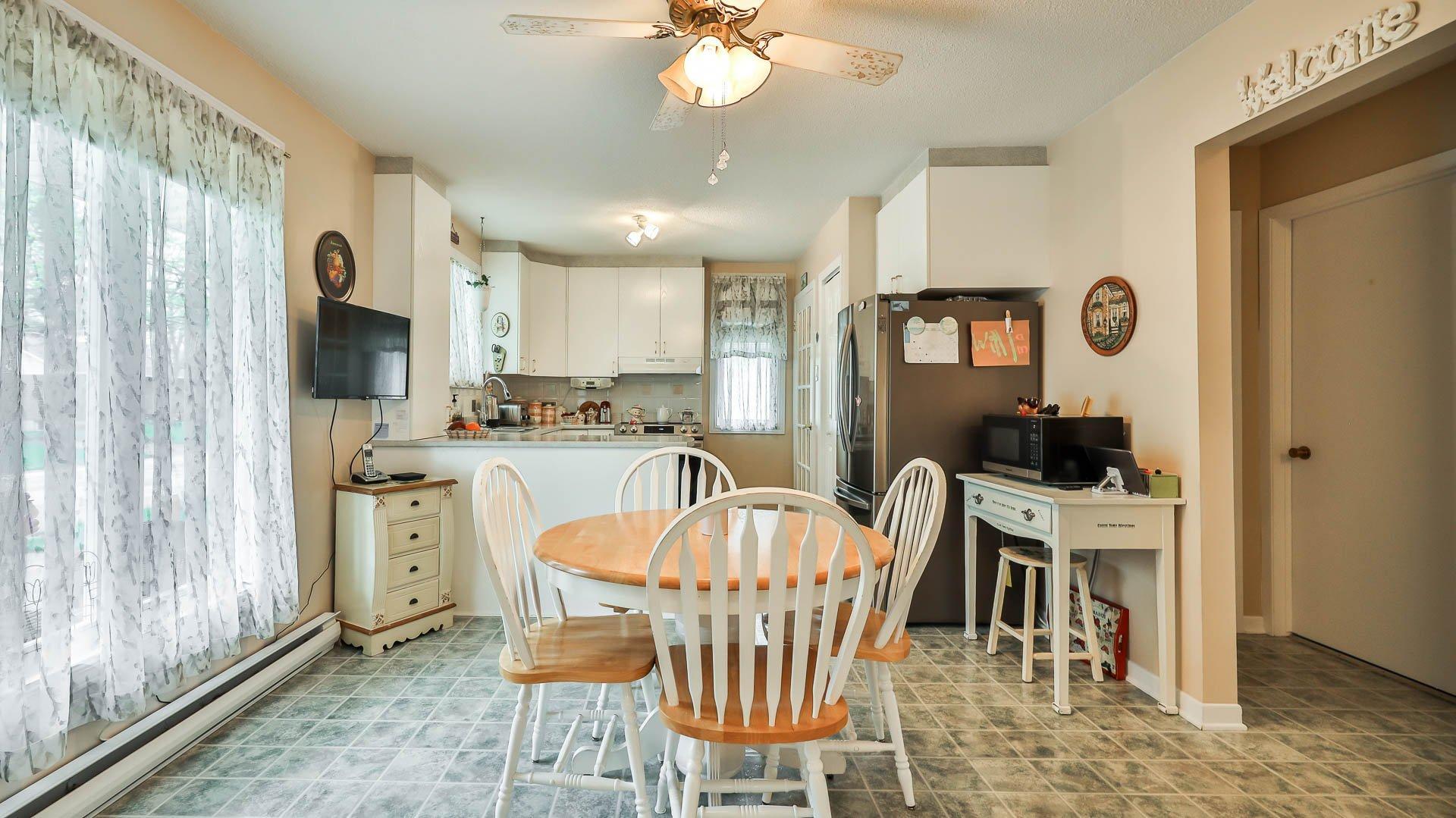 









48


Rue Raymond-MacMillan

,
Gatineau (Buckingham),




QC
J8L3E8

