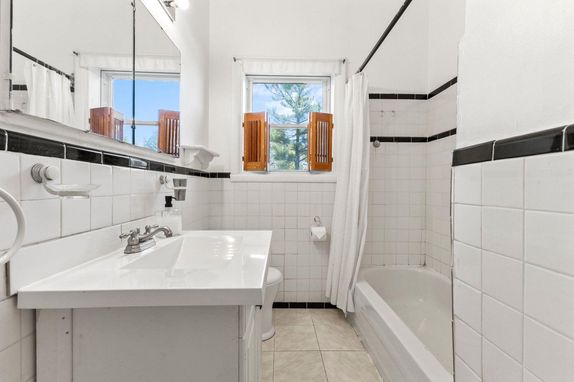 









13


Rue Edward

,
Gatineau (Aylmer),




QC
J9H1L6

