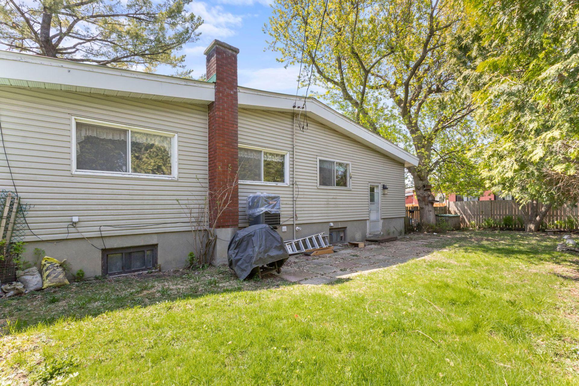 









13


Rue Edward

,
Gatineau (Aylmer),




QC
J9H1L6

