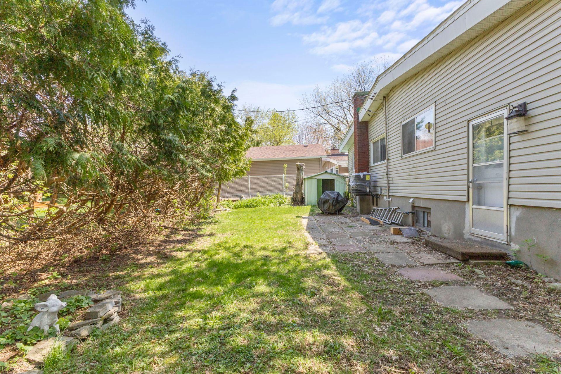









13


Rue Edward

,
Gatineau (Aylmer),




QC
J9H1L6


