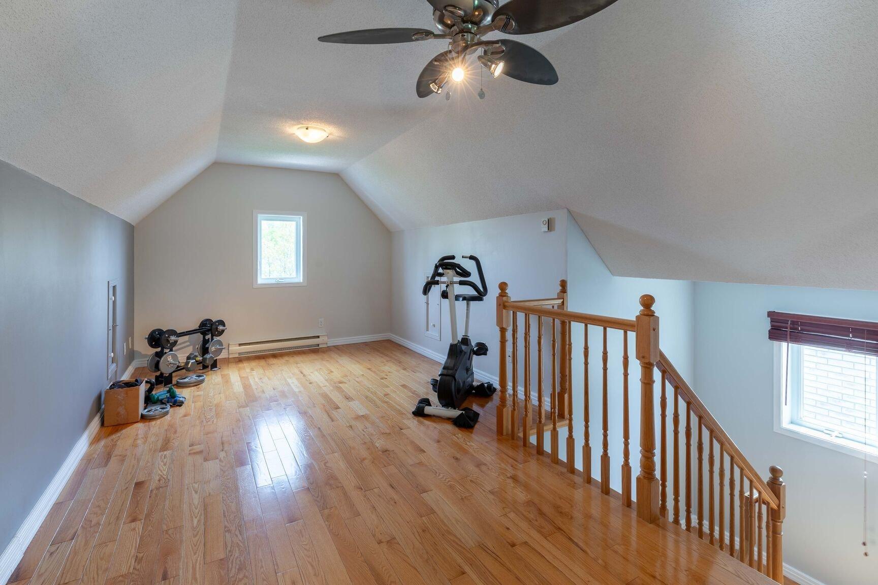 









100


Rue Desforges

,
Gatineau (Gatineau),




QC
J8R2Y3

