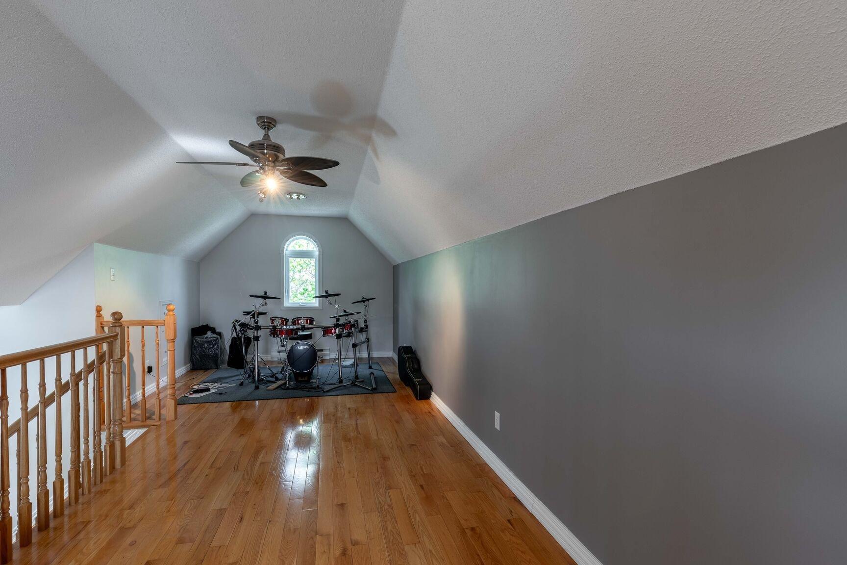 









100


Rue Desforges

,
Gatineau (Gatineau),




QC
J8R2Y3


