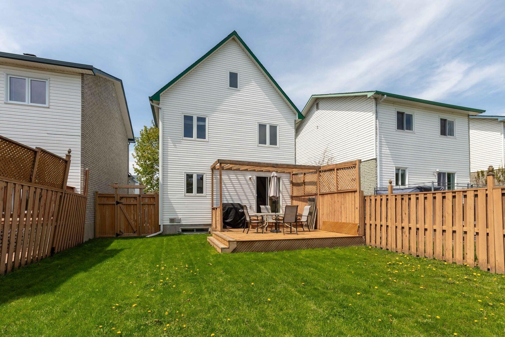 









100


Rue Desforges

,
Gatineau (Gatineau),




QC
J8R2Y3

