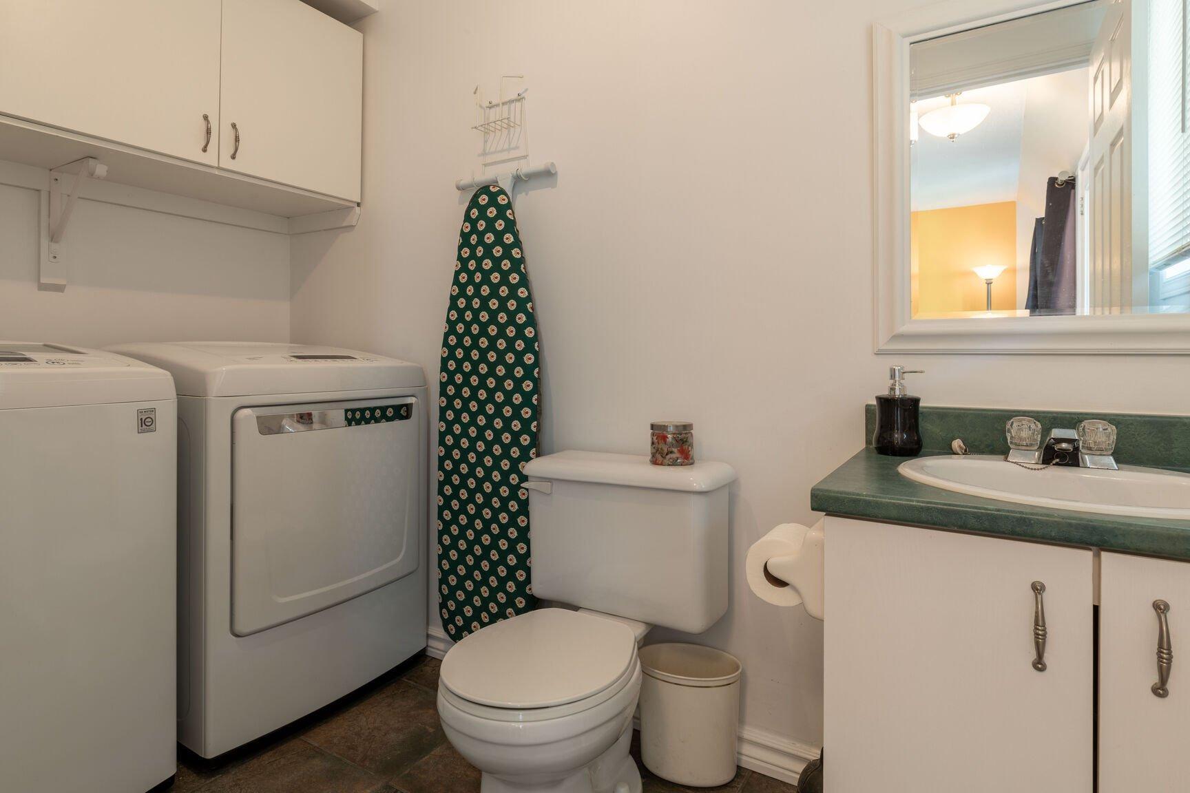 









100


Rue Desforges

,
Gatineau (Gatineau),




QC
J8R2Y3

