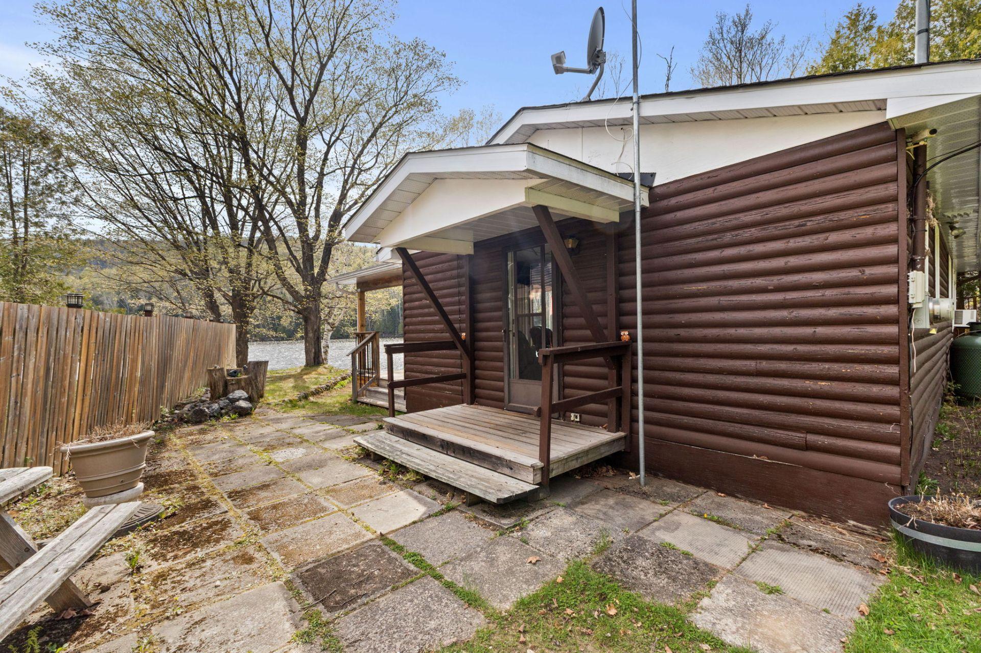 









135


Rue Gravelle

,
Denholm,




QC
J8N9H3

