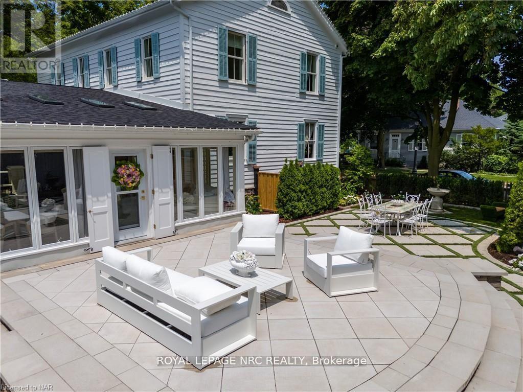 












94 PRIDEAUX STREET

,
Niagara-on-the-Lake (Town),




Ontario
L0S1J0


