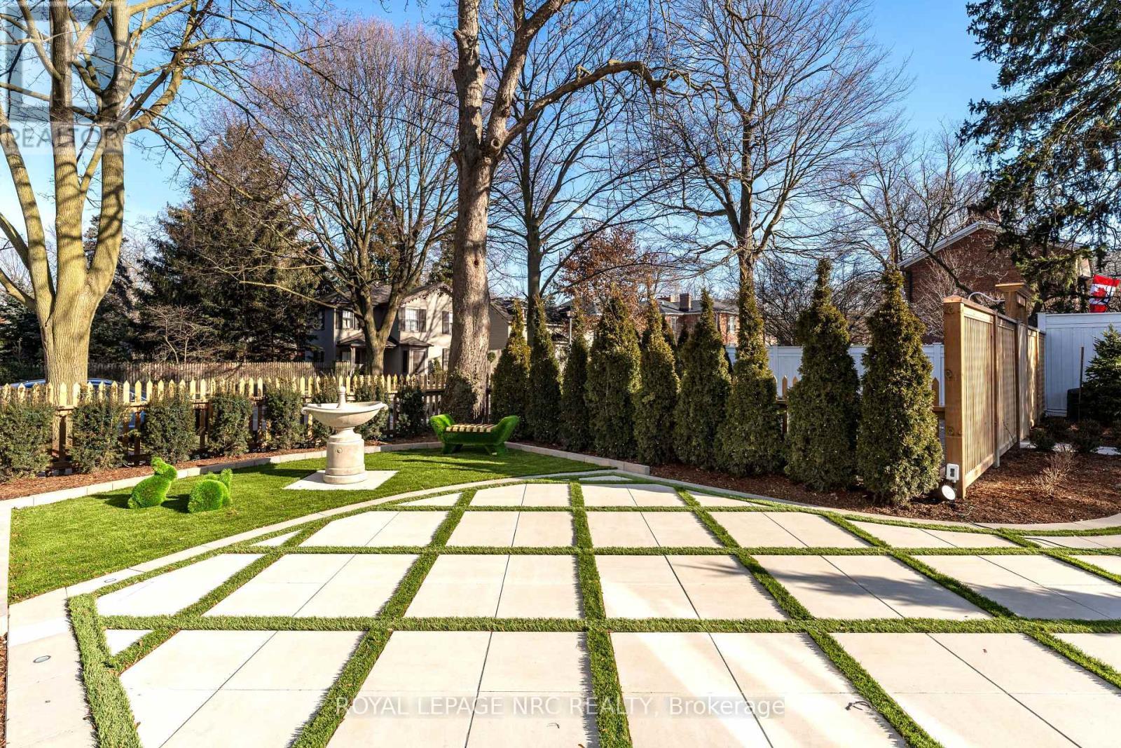 












94 PRIDEAUX STREET

,
Niagara-on-the-Lake (Town),




Ontario
L0S1J0

