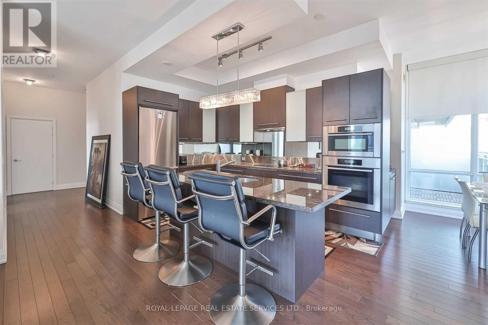 












4406 - 80 JOHN STREET

,
Toronto,




Ontario
M5V3X4

