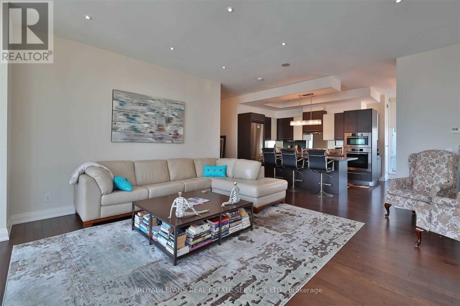 












4406 - 80 JOHN STREET

,
Toronto,




Ontario
M5V3X4

