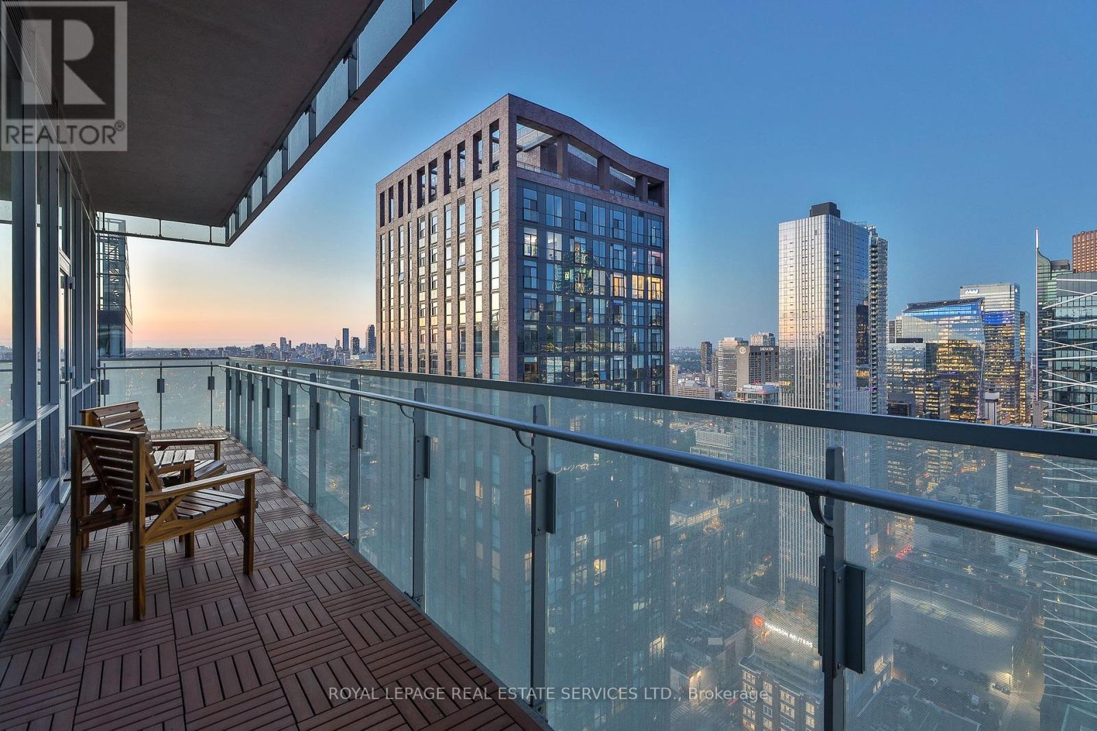 












4406 - 80 JOHN STREET

,
Toronto,




Ontario
M5V3X4

