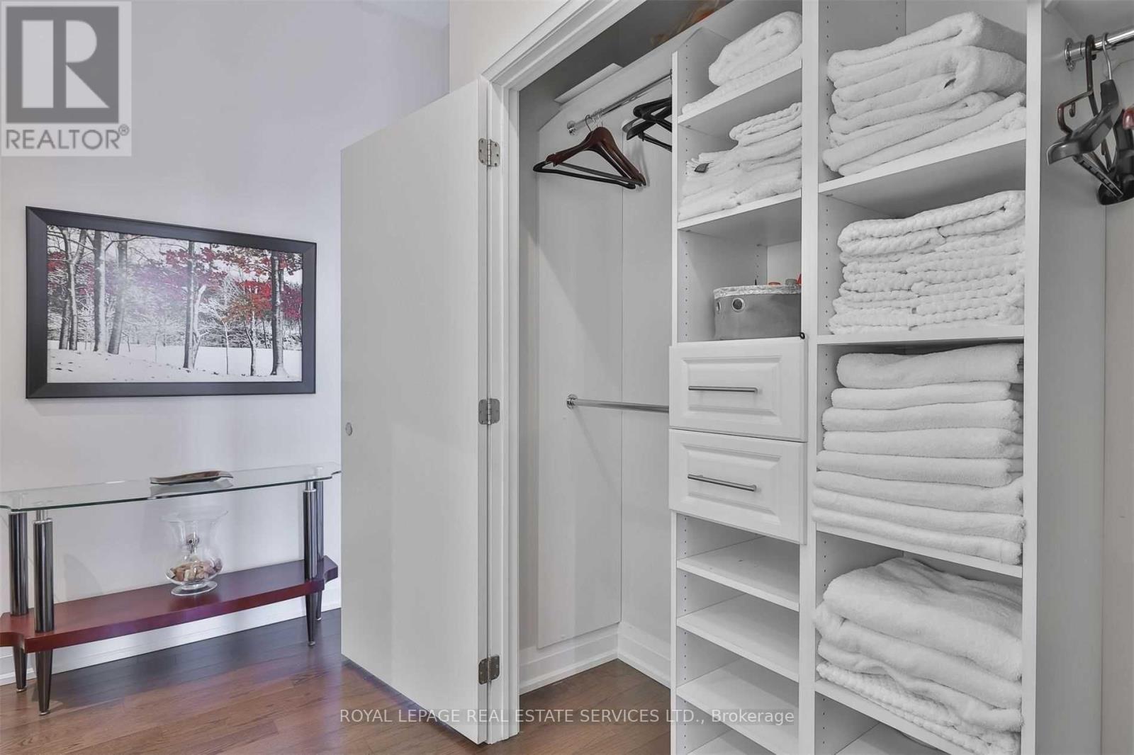 












4406 - 80 JOHN STREET

,
Toronto,




Ontario
M5V3X4

