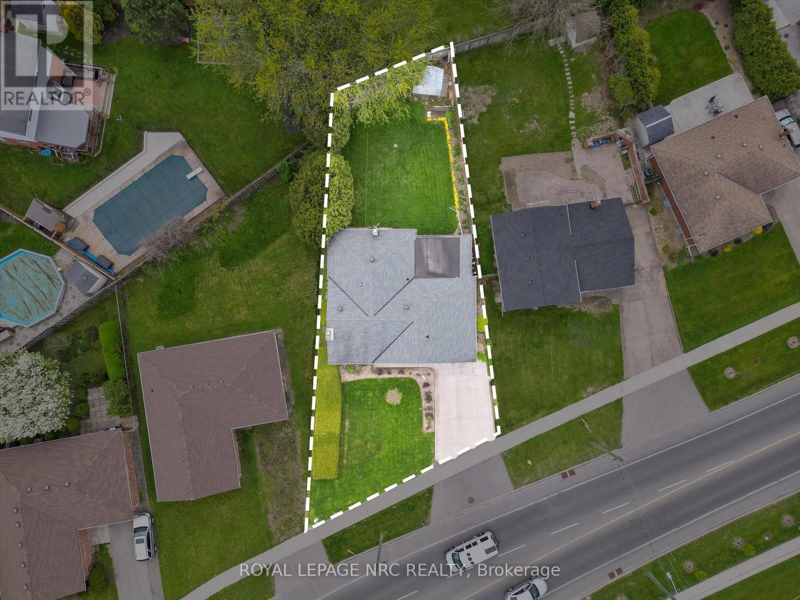 












96 LAKESHORE ROAD

,
St. Catharines (Lakeport),




Ontario
L2N2T5

