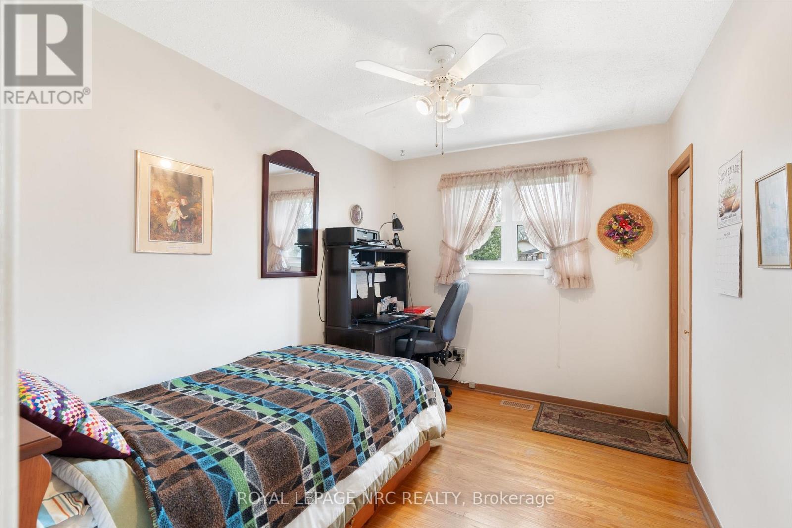 












96 LAKESHORE ROAD

,
St. Catharines (Lakeport),




Ontario
L2N2T5


