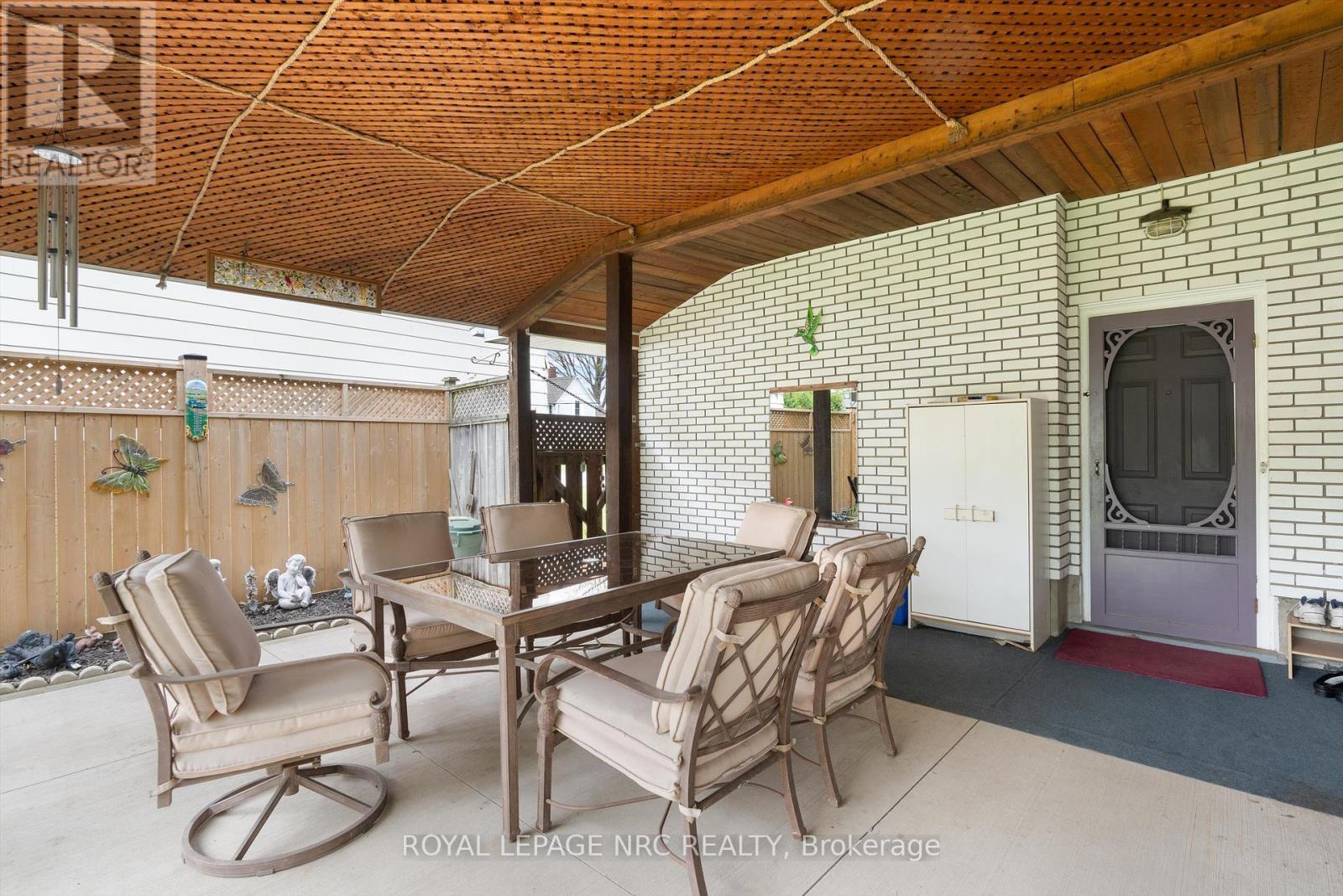 












96 LAKESHORE ROAD

,
St. Catharines (Lakeport),




Ontario
L2N2T5

