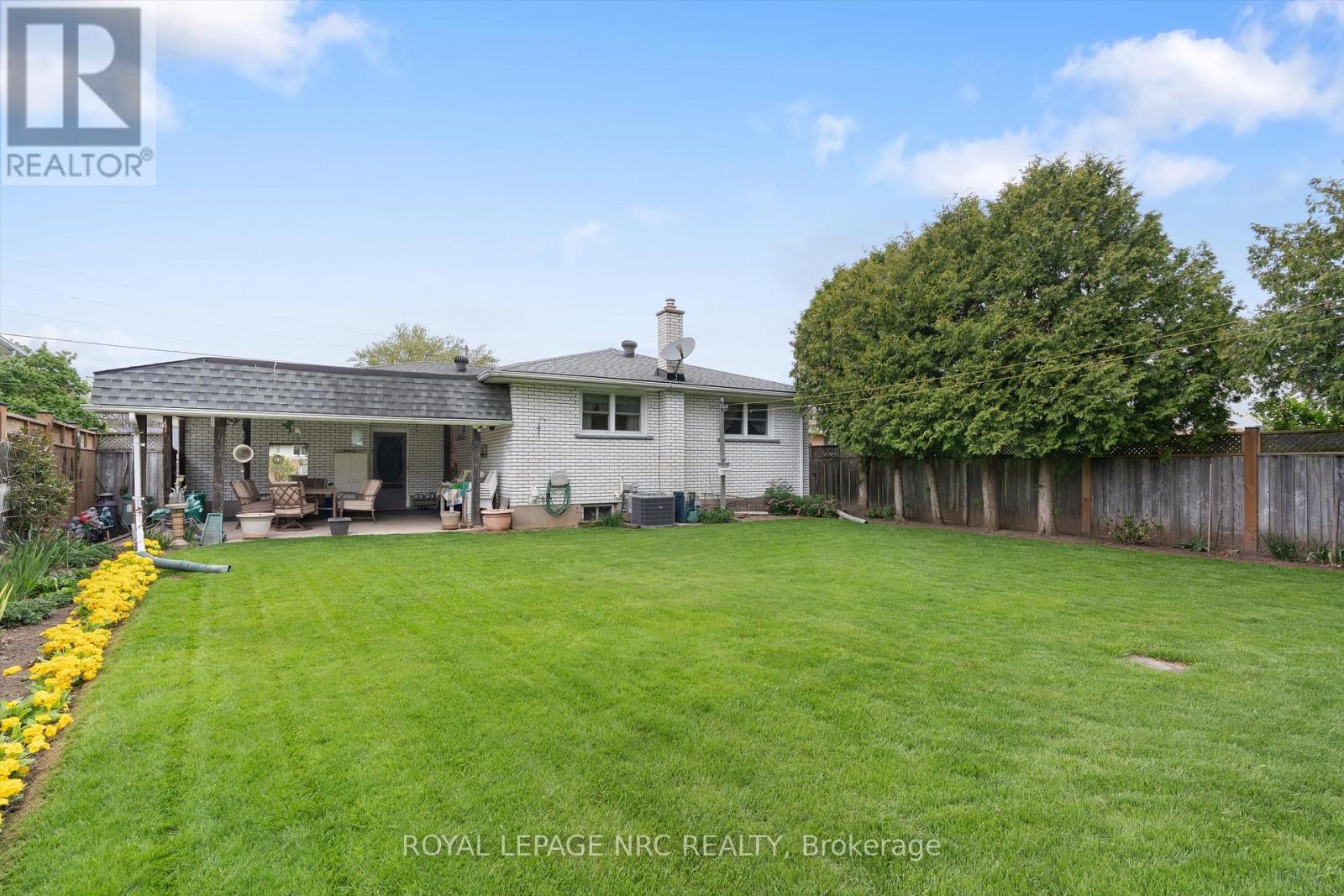 












96 LAKESHORE ROAD

,
St. Catharines (Lakeport),




Ontario
L2N2T5

