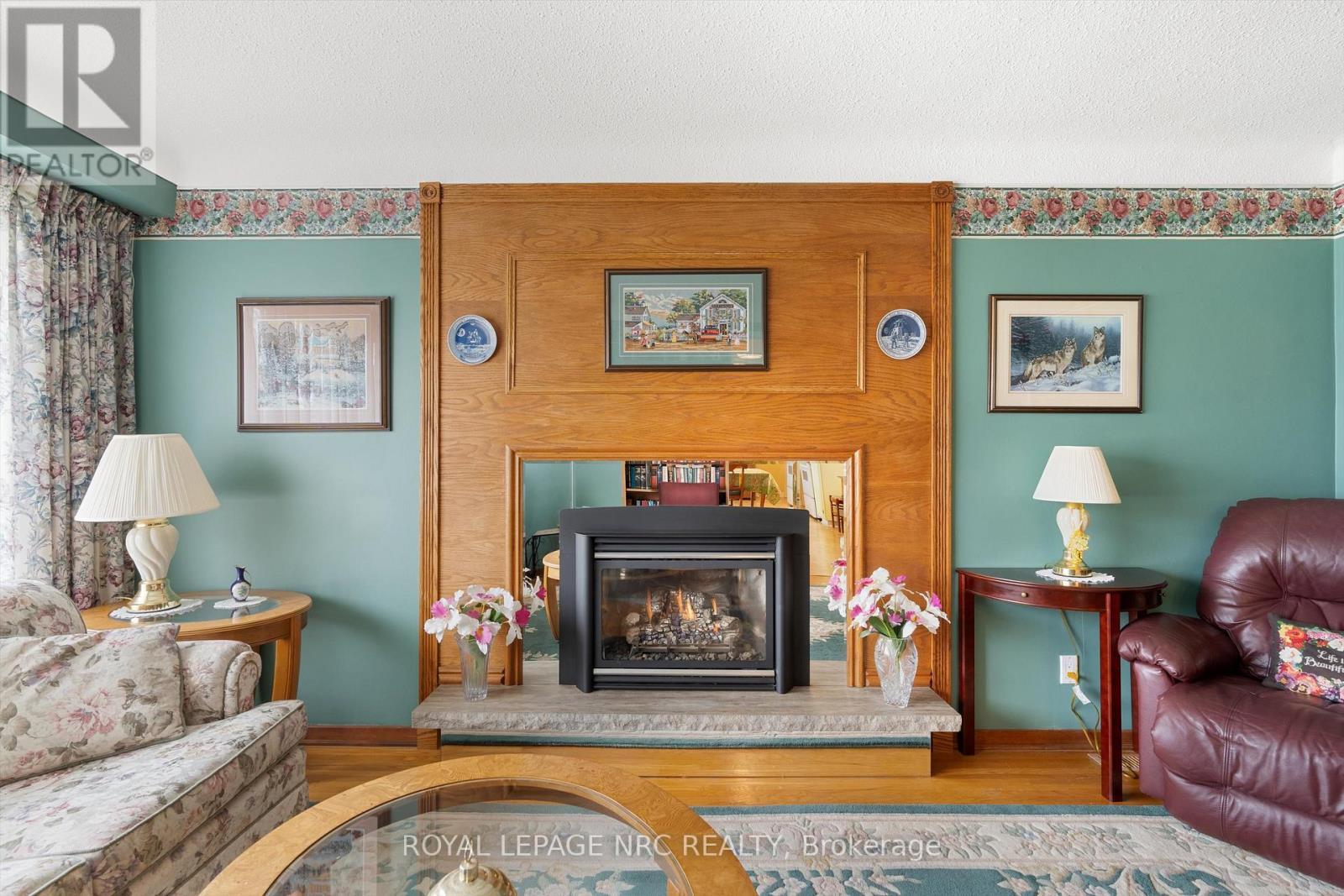 












96 LAKESHORE ROAD

,
St. Catharines (Lakeport),




Ontario
L2N2T5

