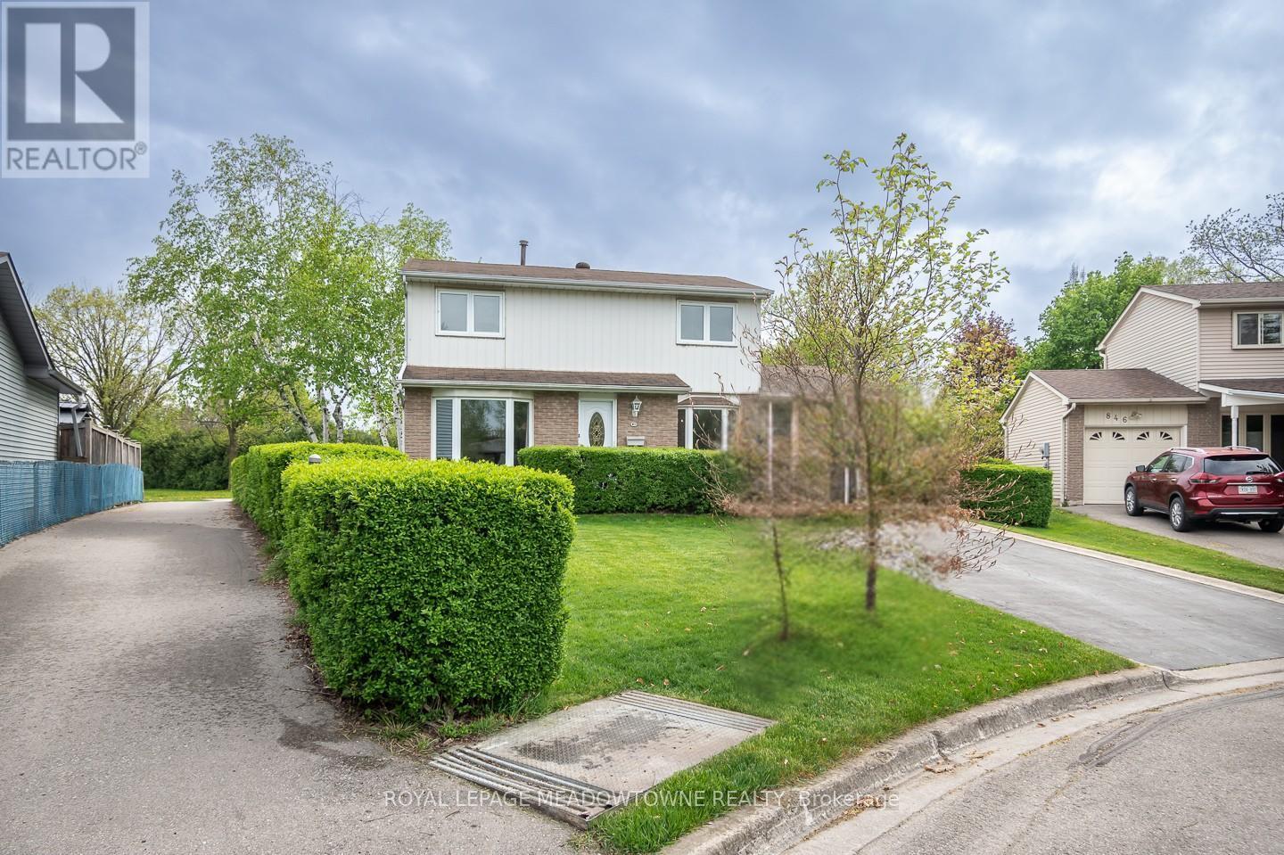 












852 EDISON COURT

,
Milton,




Ontario
L9T3W1

