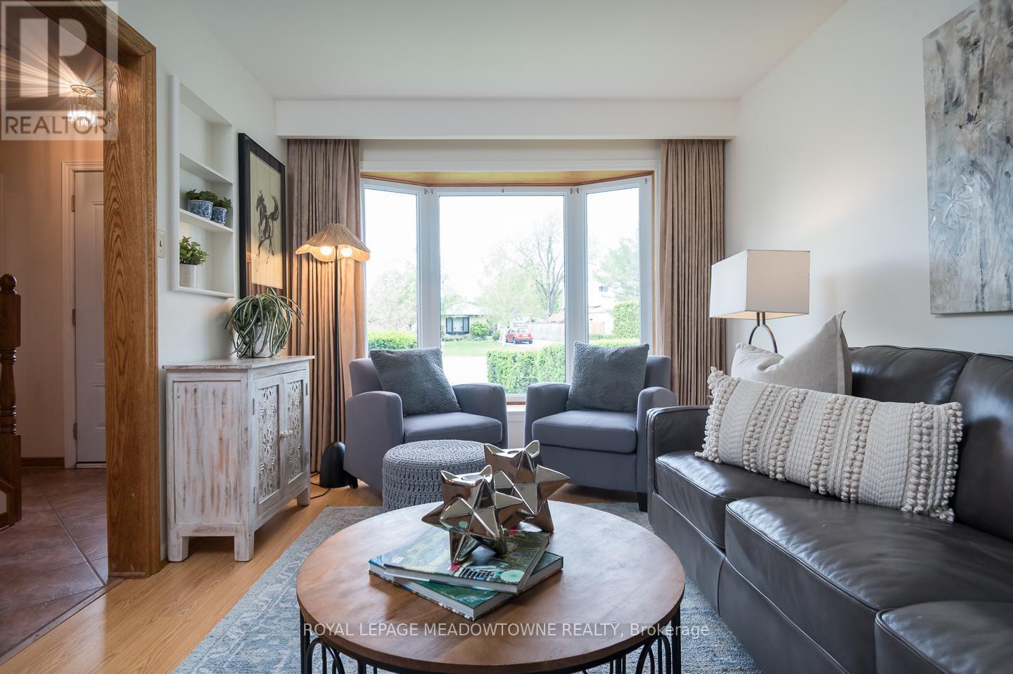 












852 EDISON COURT

,
Milton,




Ontario
L9T3W1


