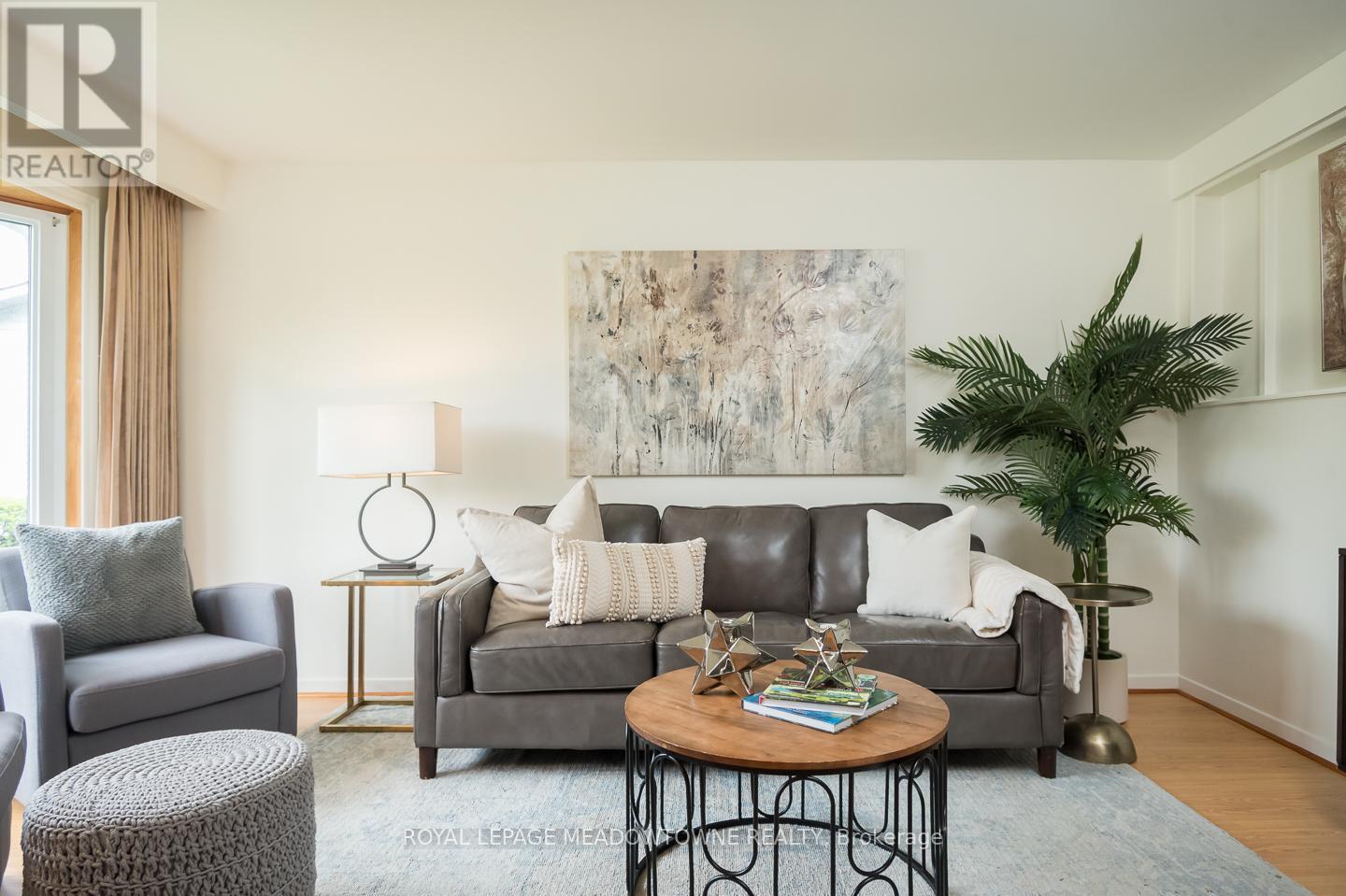 












852 EDISON COURT

,
Milton,




Ontario
L9T3W1

