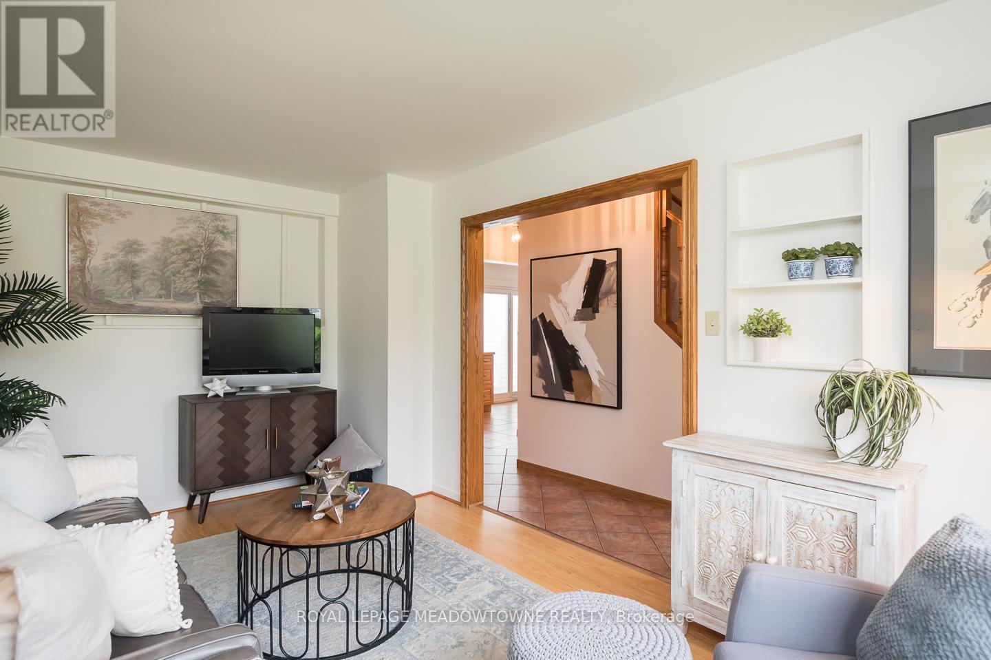 












852 EDISON COURT

,
Milton,




Ontario
L9T3W1


