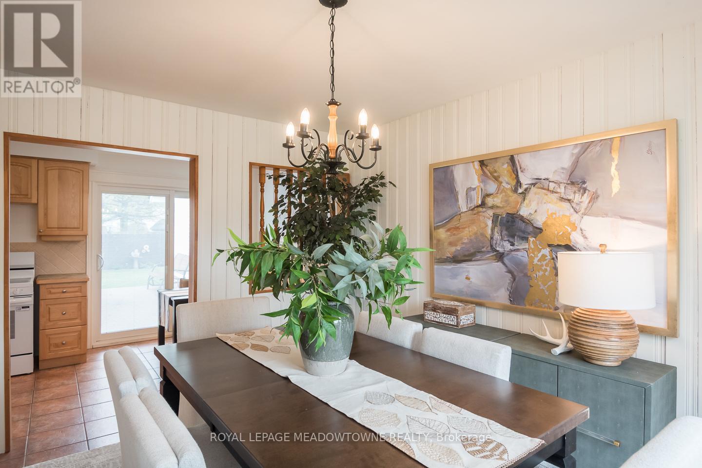 












852 EDISON COURT

,
Milton,




Ontario
L9T3W1

