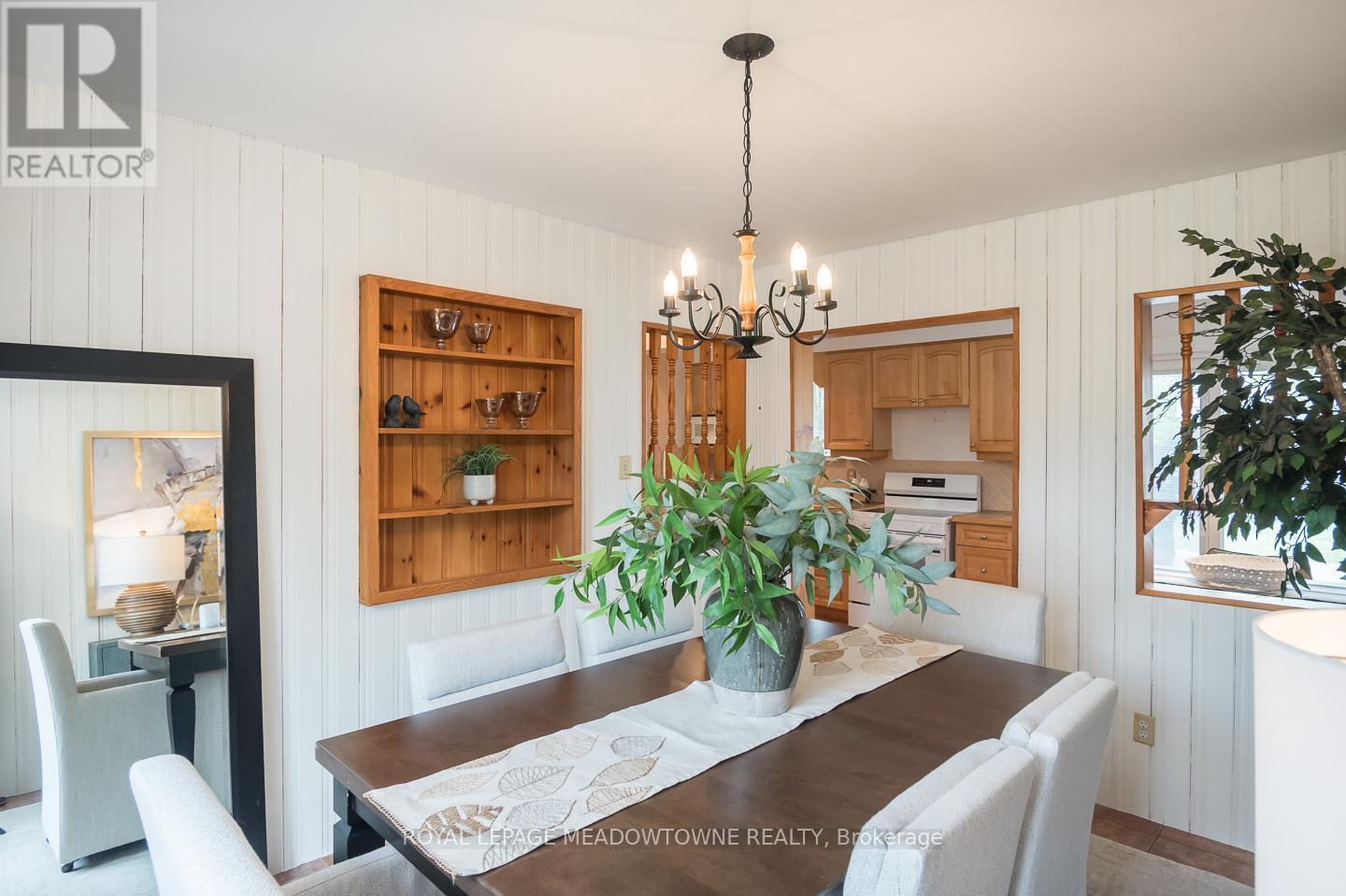 












852 EDISON COURT

,
Milton,




Ontario
L9T3W1

