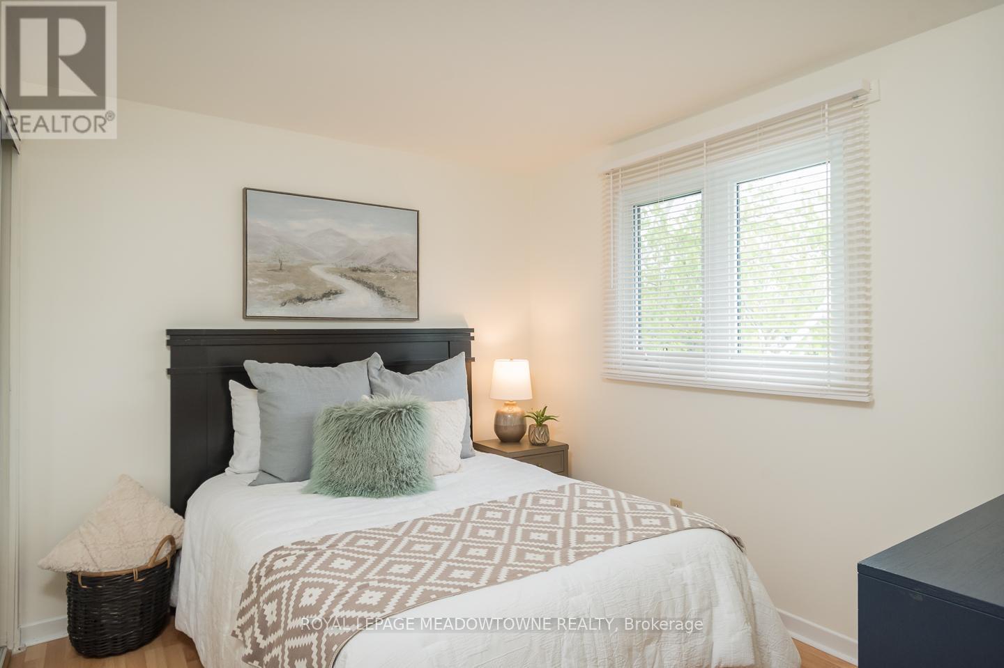 












852 EDISON COURT

,
Milton,




Ontario
L9T3W1

