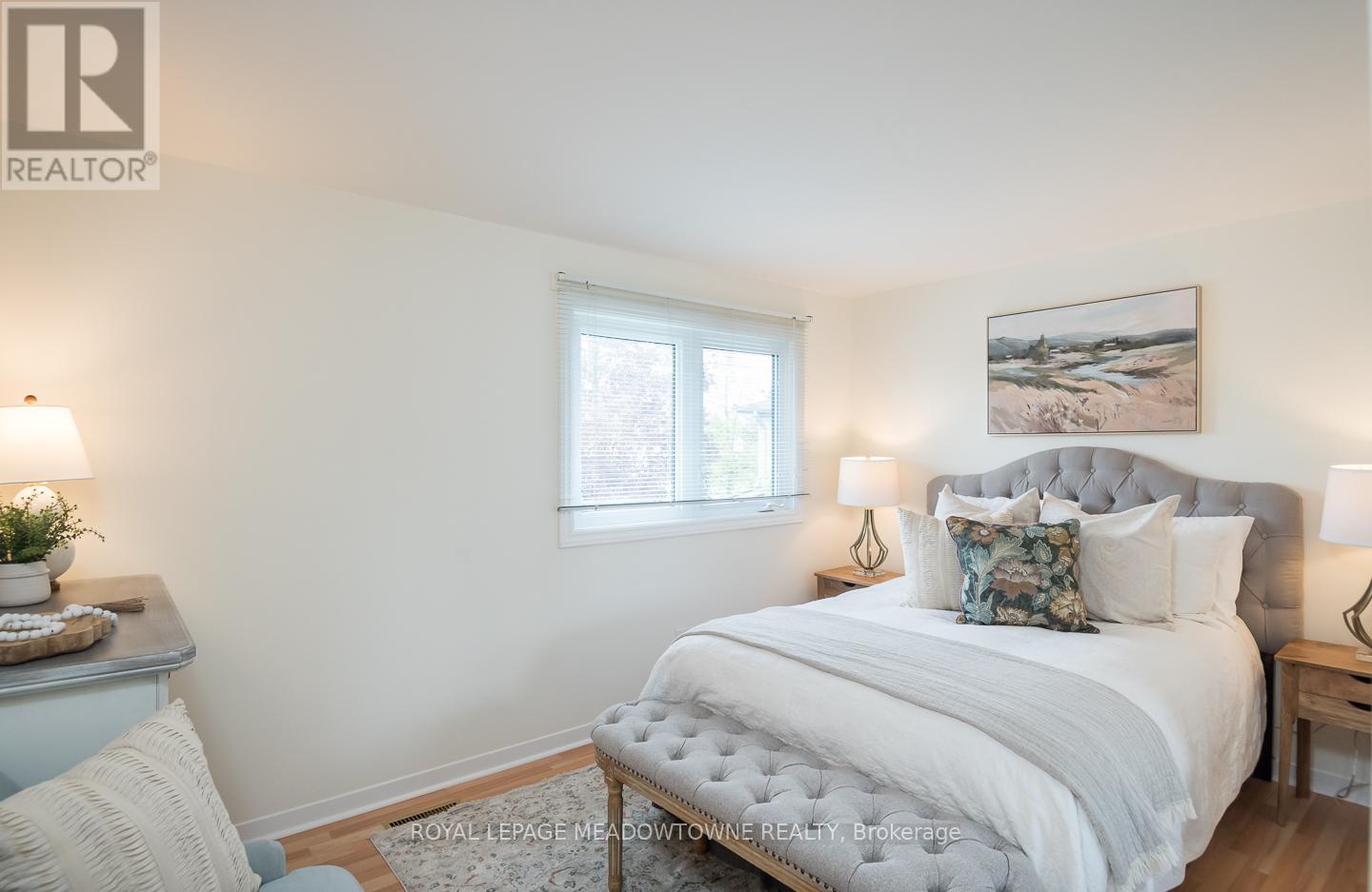 












852 EDISON COURT

,
Milton,




Ontario
L9T3W1

