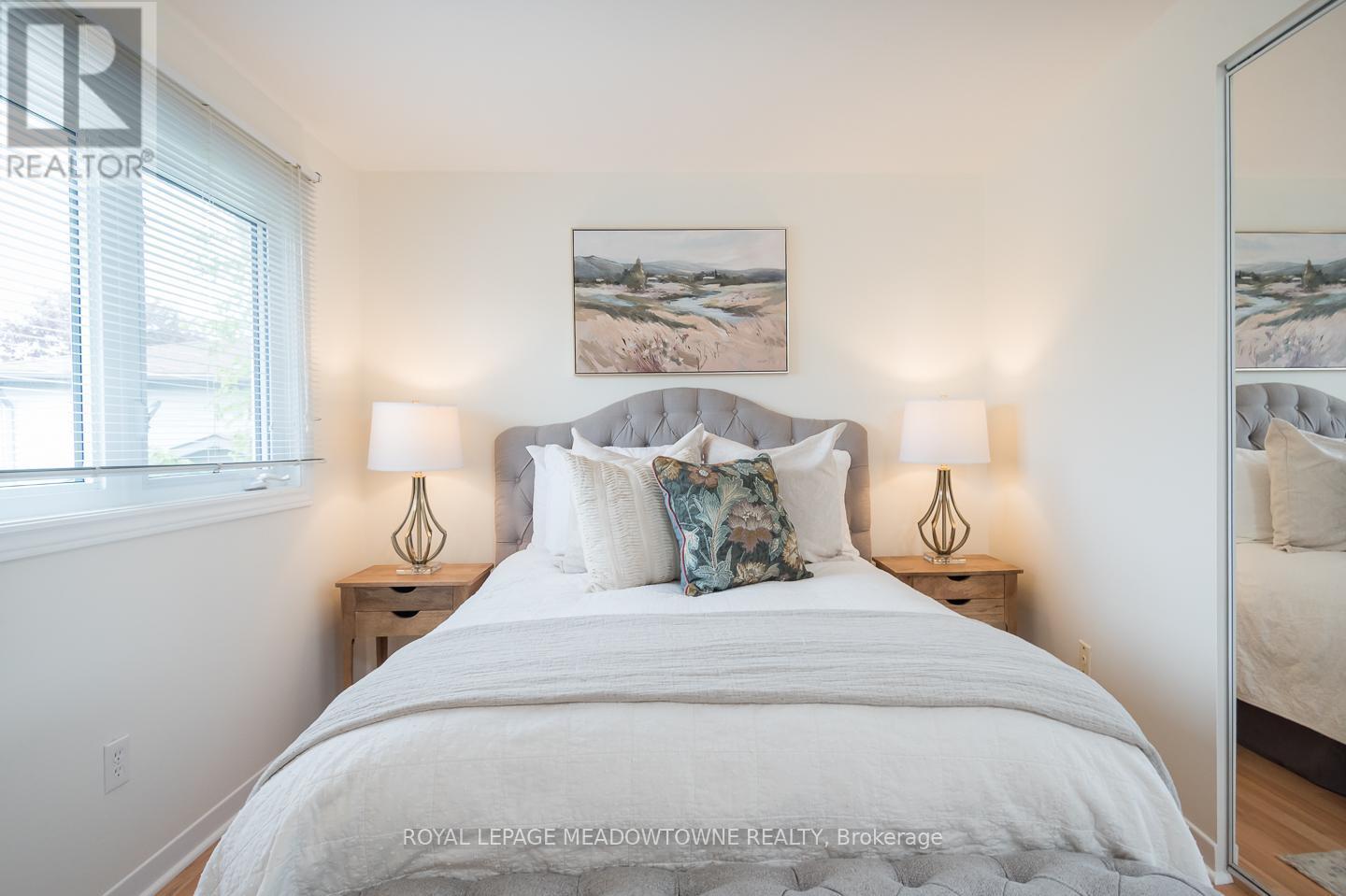 












852 EDISON COURT

,
Milton,




Ontario
L9T3W1

