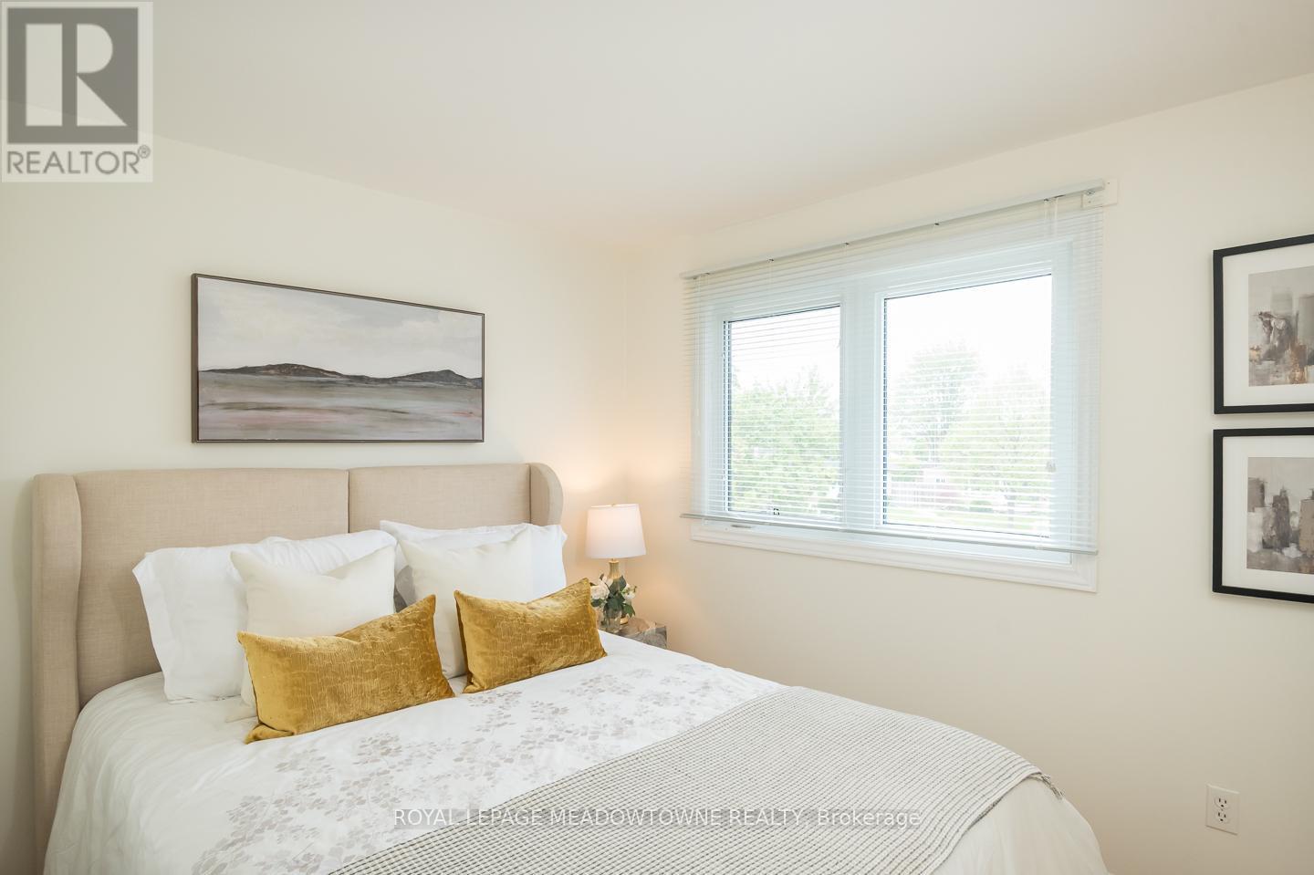 












852 EDISON COURT

,
Milton,




Ontario
L9T3W1

