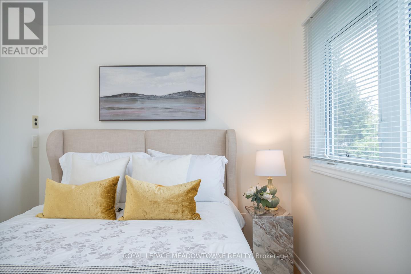 












852 EDISON COURT

,
Milton,




Ontario
L9T3W1

