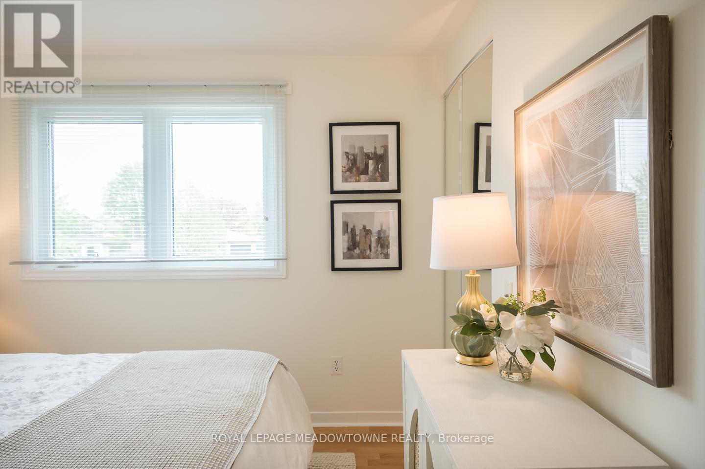 












852 EDISON COURT

,
Milton,




Ontario
L9T3W1

