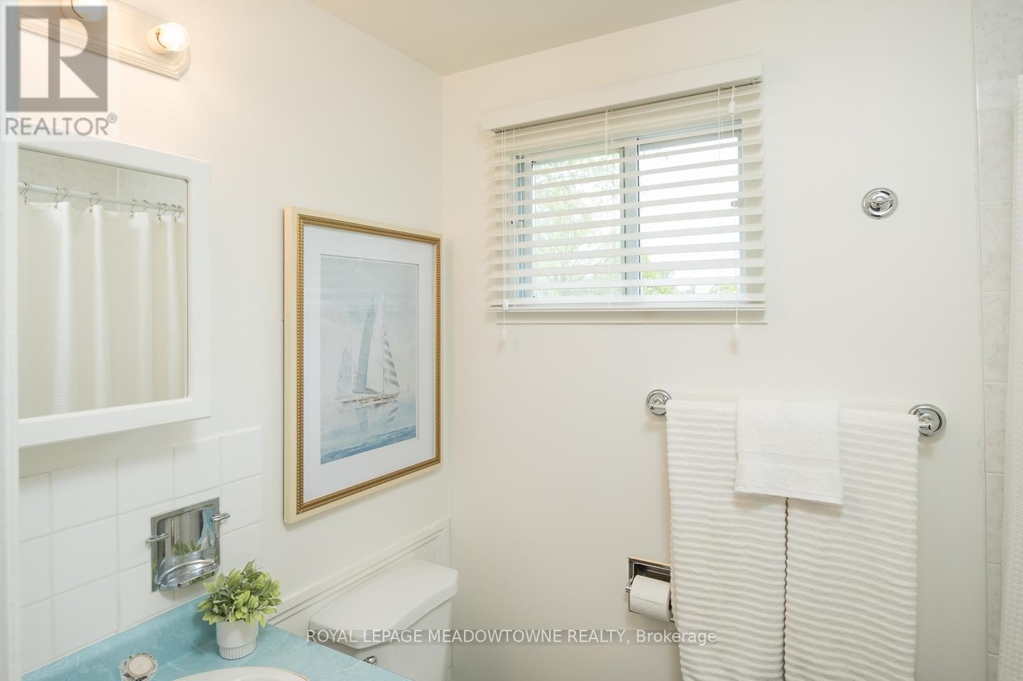 












852 EDISON COURT

,
Milton,




Ontario
L9T3W1

