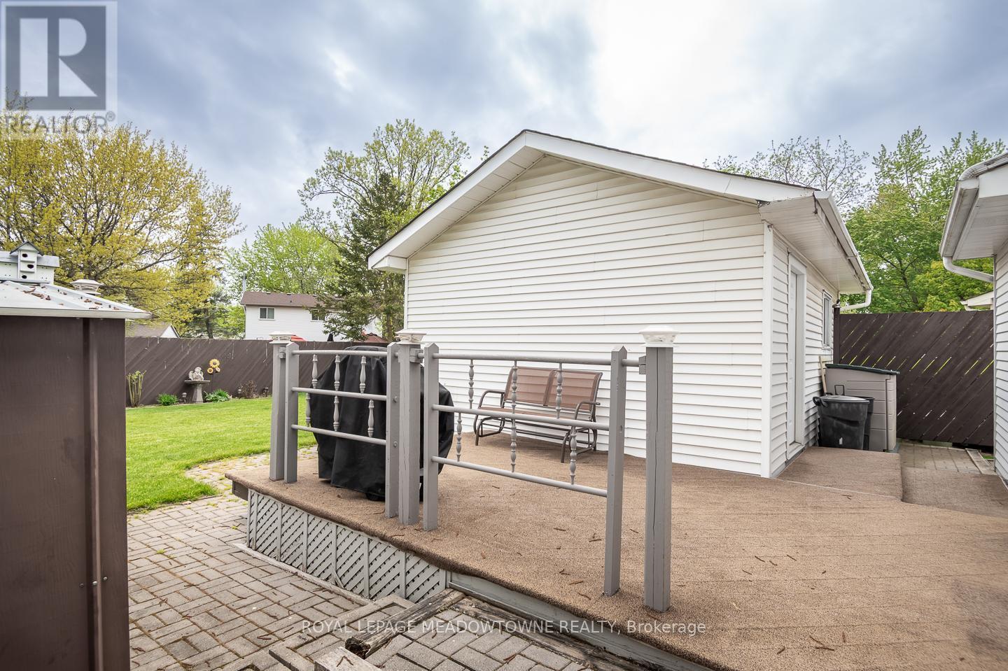 












852 EDISON COURT

,
Milton,




Ontario
L9T3W1

