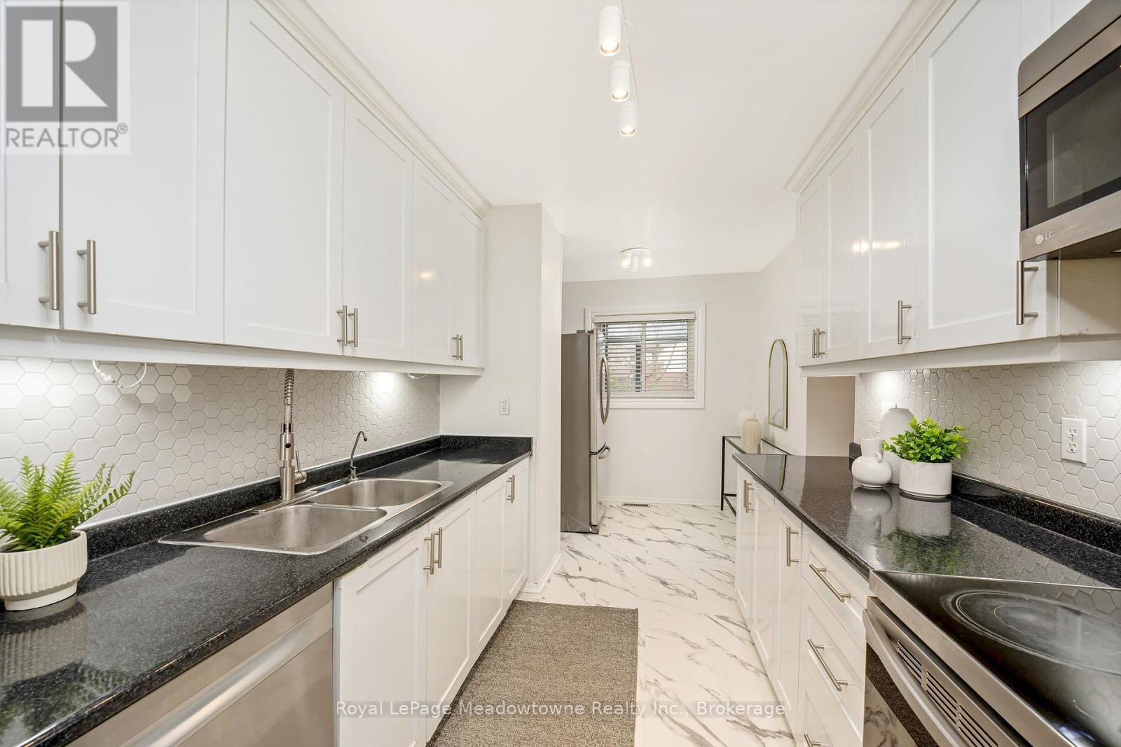 












13 - 550 CHILDS DRIVE

,
Milton (TM Timberlea),




Ontario
L9T3P3

