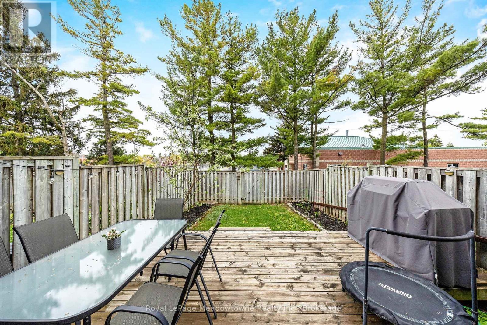 












13 - 550 CHILDS DRIVE

,
Milton (TM Timberlea),




Ontario
L9T3P3

