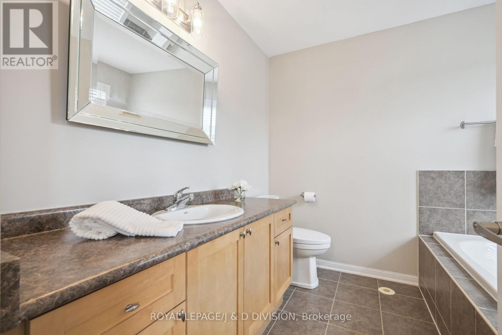 












612 SELLERS PATH

,
Milton,




Ontario
L9T0P4

