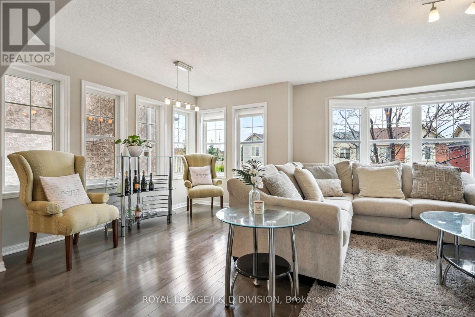 












612 SELLERS PATH

,
Milton,




Ontario
L9T0P4

