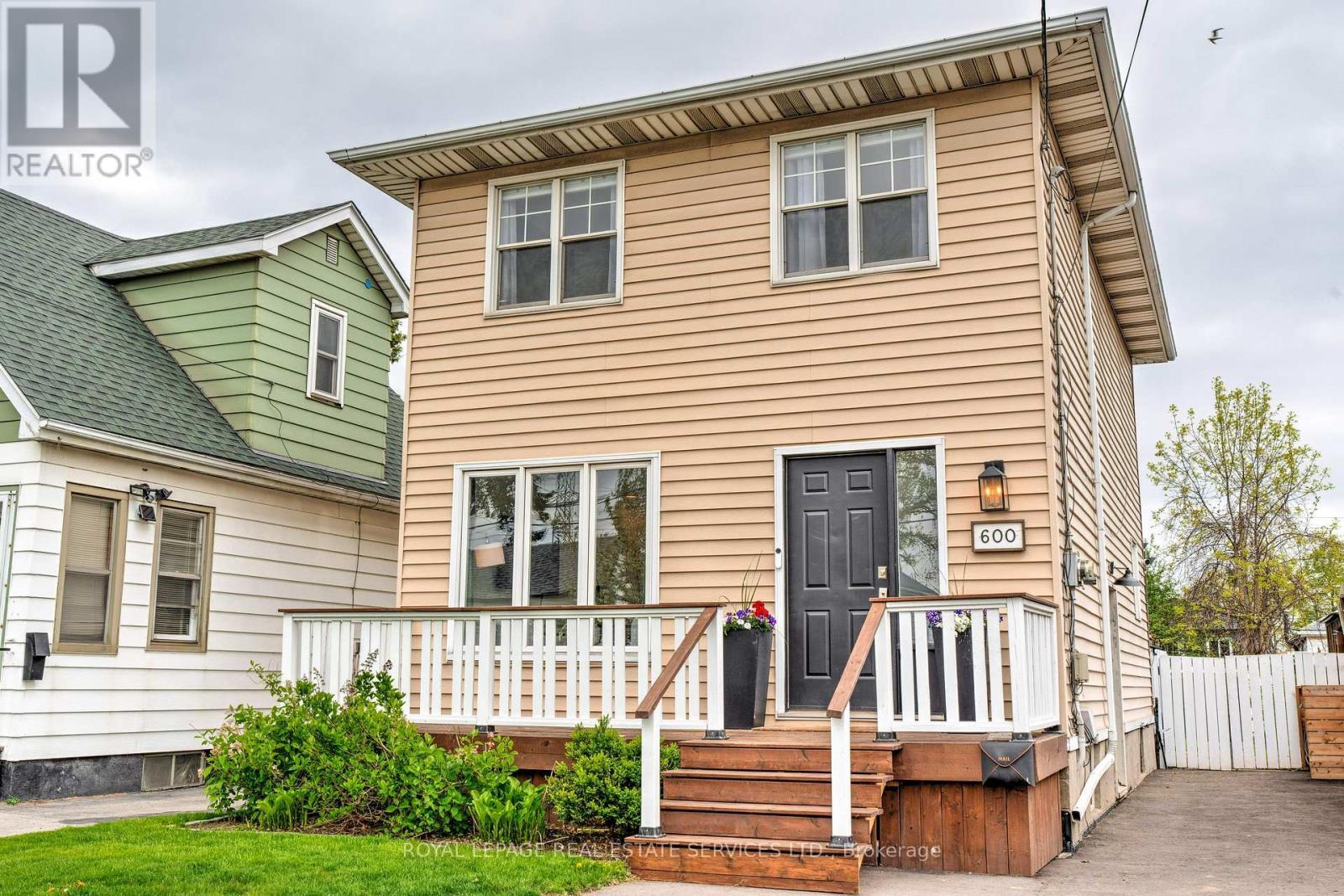 












600 QUEBEC STREET

,
Hamilton,




Ontario
L8H6V4


